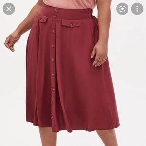 TORRID | Burgundy High Waisted Midi Skirt w/ Pockets; Women’s Size 2